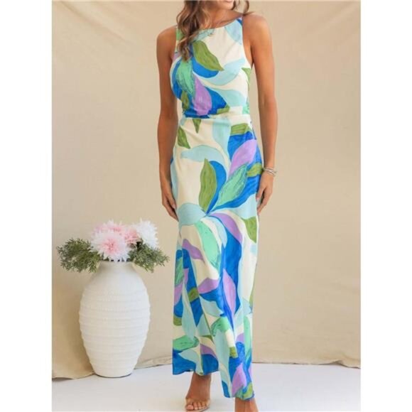 Printed Backless Sleeveless Maxi Dress - Picture 2 of 15